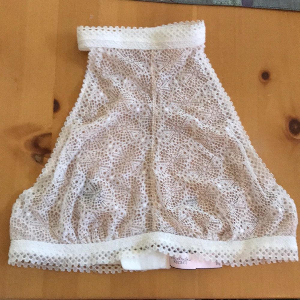 NWT Victoria’s Secret Lace Bralette Size Medium 